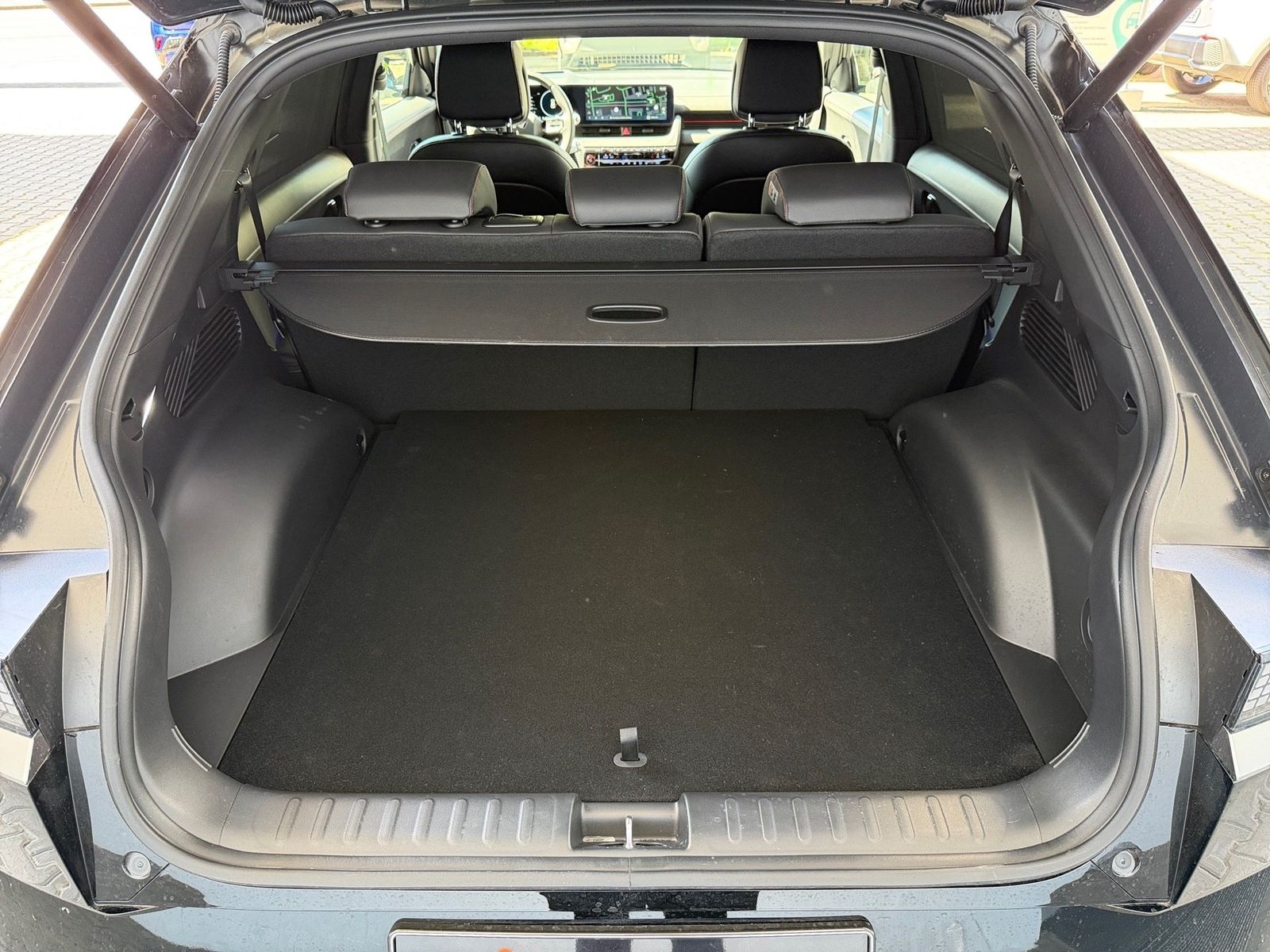 Fahrzeugabbildung Hyundai Ioniq 5 84kWh Elektro KlimaA,LED,Navi,SHZ,2xKlim