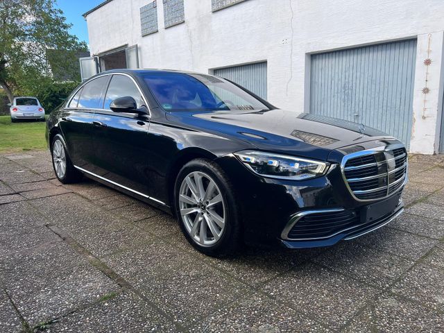 Mercedes-Benz S 350 d 4MATIC L Glanzschwarz/Leder schwarz