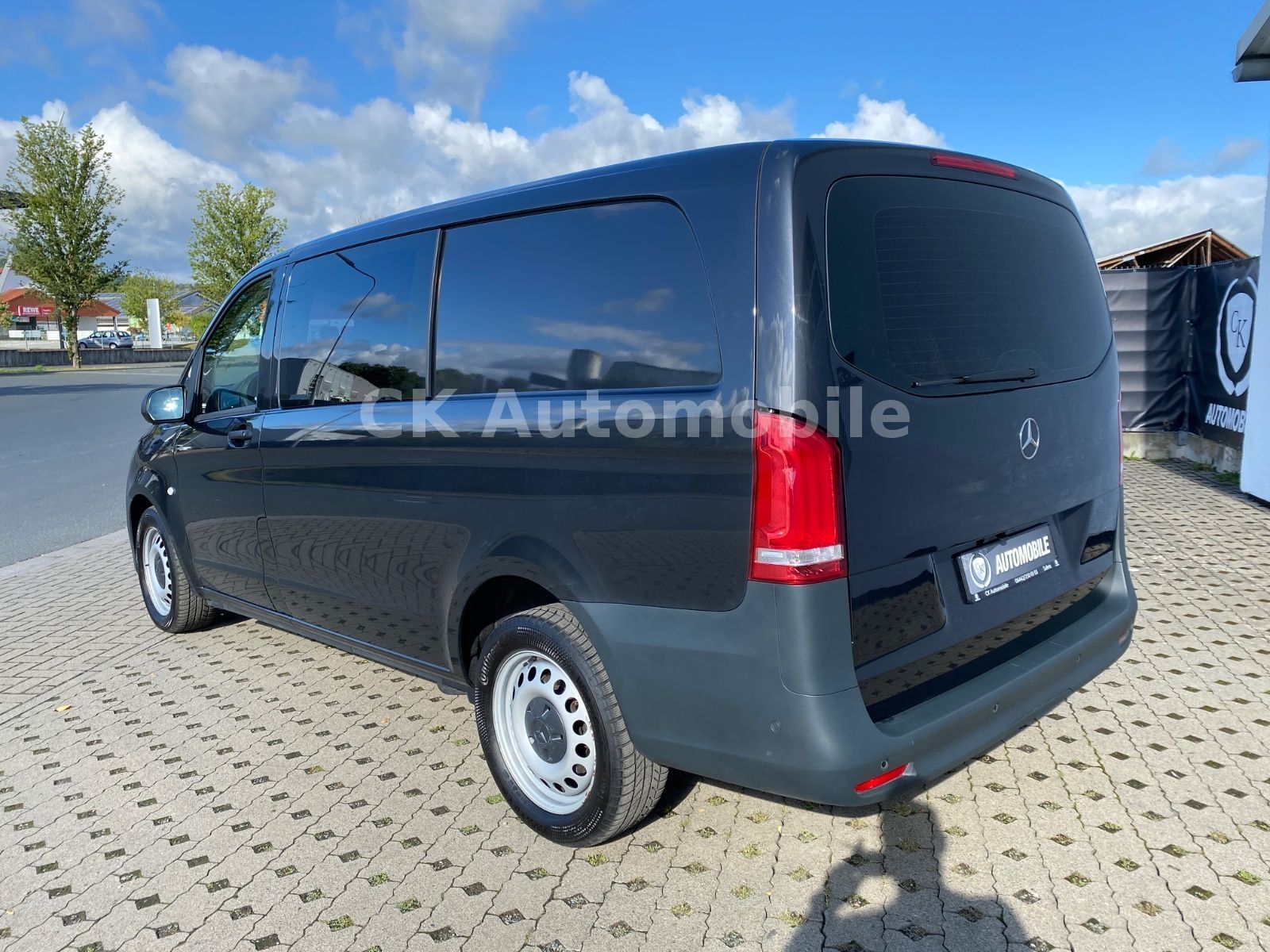 Fahrzeugabbildung Mercedes-Benz Mercedes-Benz Vito Mixto 124 lang Autom./5 Sitze