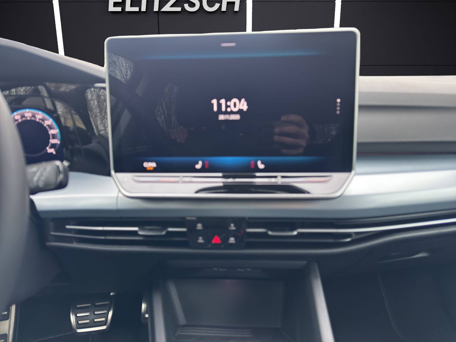 Fahrzeugabbildung Volkswagen Golf VIII Variant Energy TDI DSG LED ACC AHK SH