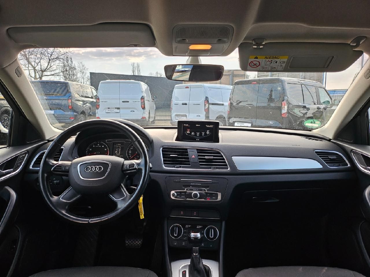 Fahrzeugabbildung Audi Q3 basis