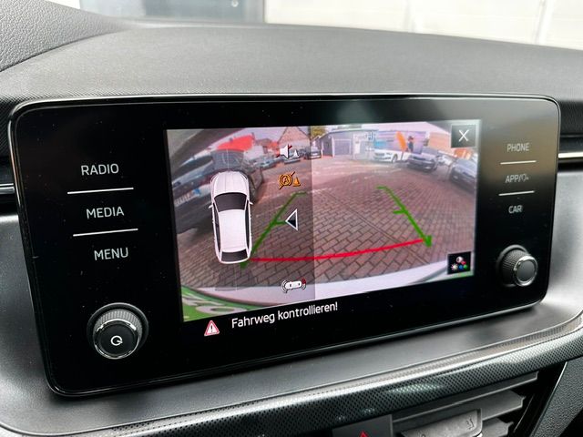 Scala Style KAMERA,LED;PDC;KESSY;CARPLAY