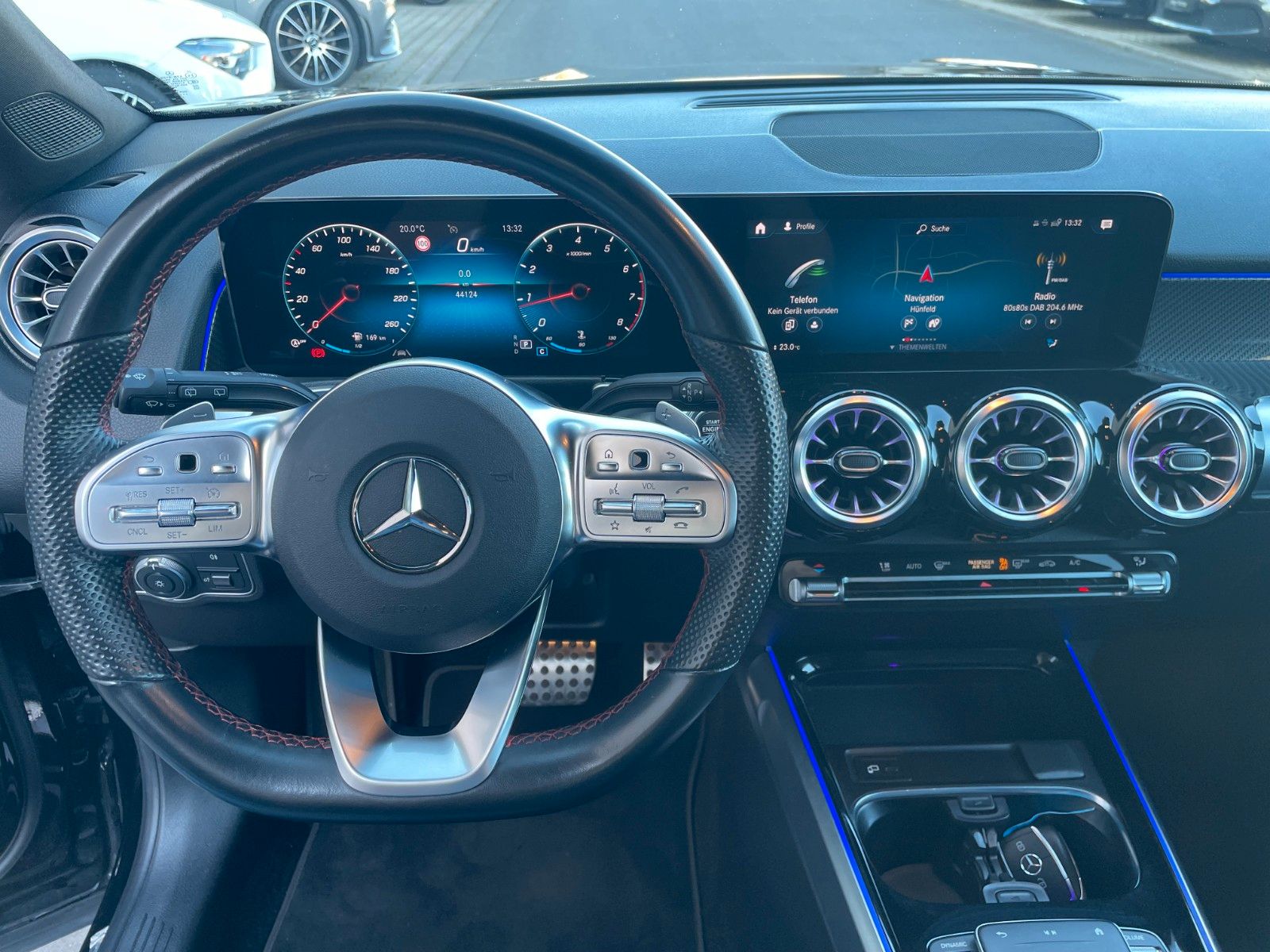 Fahrzeugabbildung Mercedes-Benz GLB 200 AMG 7-Sitzer +Ambiente+R-Kamera+Carplay