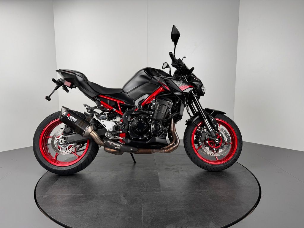 Fahrzeugabbildung Kawasaki Z900 *AKRA *KURZES HECK *NEUWERTIG