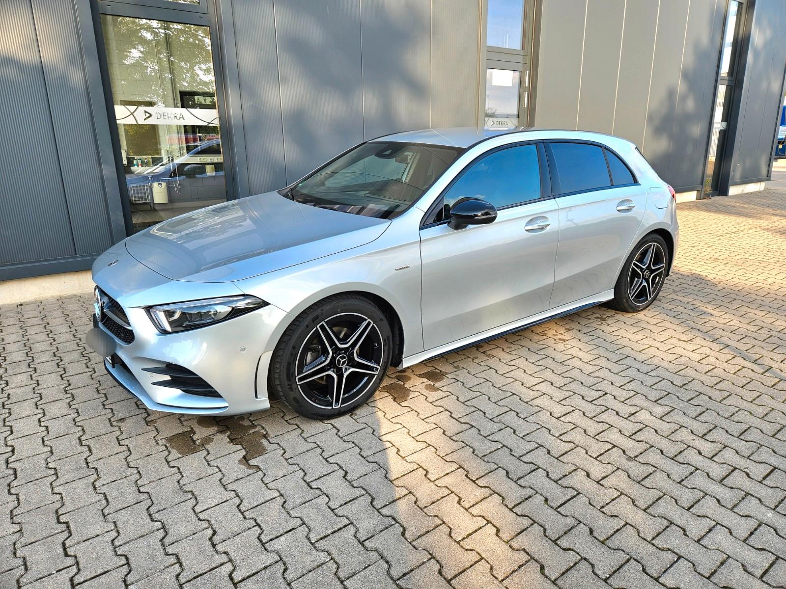 Mercedes-Benz A 200 AMG Night Edition Multibeam RFK
