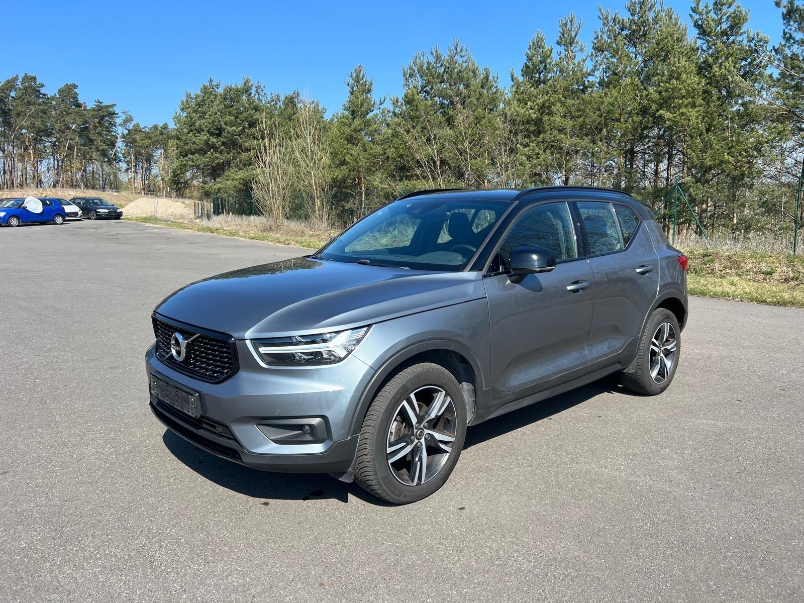 Volvo XC40 T3 Momentum R Design/Kamera