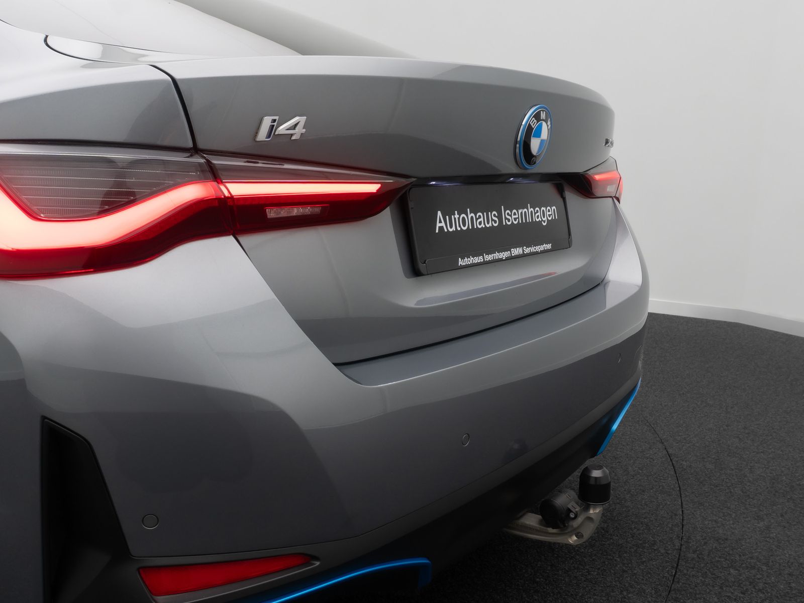 Fahrzeugabbildung BMW i4 eD40 GC Glasdach HiFi 360&deg; Alarm HUD AHK DAB