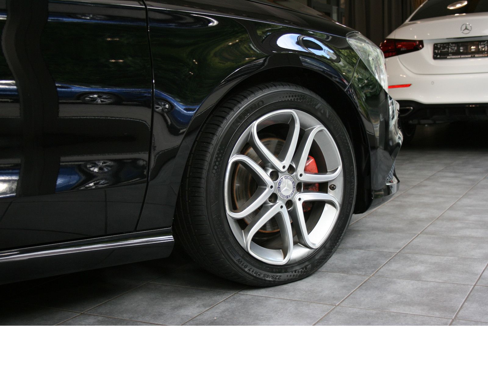 Fahrzeugabbildung Mercedes-Benz CLA 200 Shooting Brake CDI *Pano-Dach*AHK*Xenon*