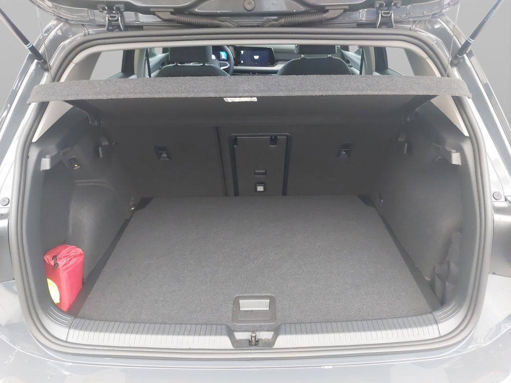 Fahrzeugabbildung Volkswagen Golf 1.0 TSI Life AHZV ACC Navi