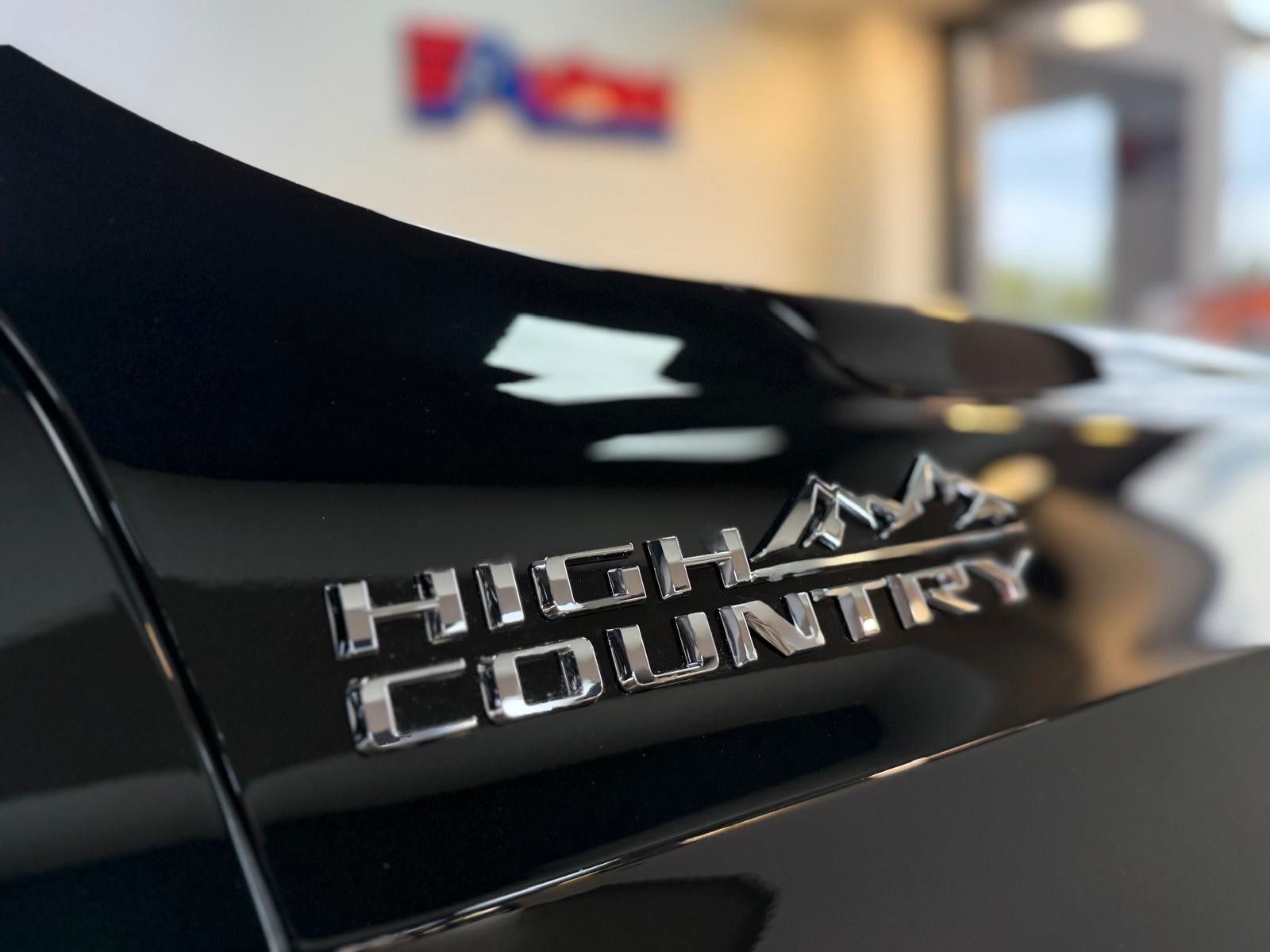 Fahrzeugabbildung Chevrolet 2026 SUBURBAN HIGH COUNTRY 24"-PANORAMA