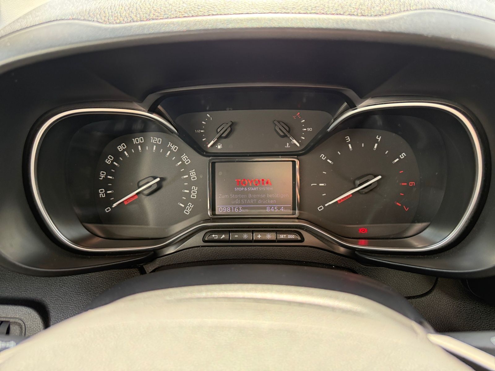 Fahrzeugabbildung Toyota Proace City Verso 1.5 D-4D L1 Executive S/S PANO