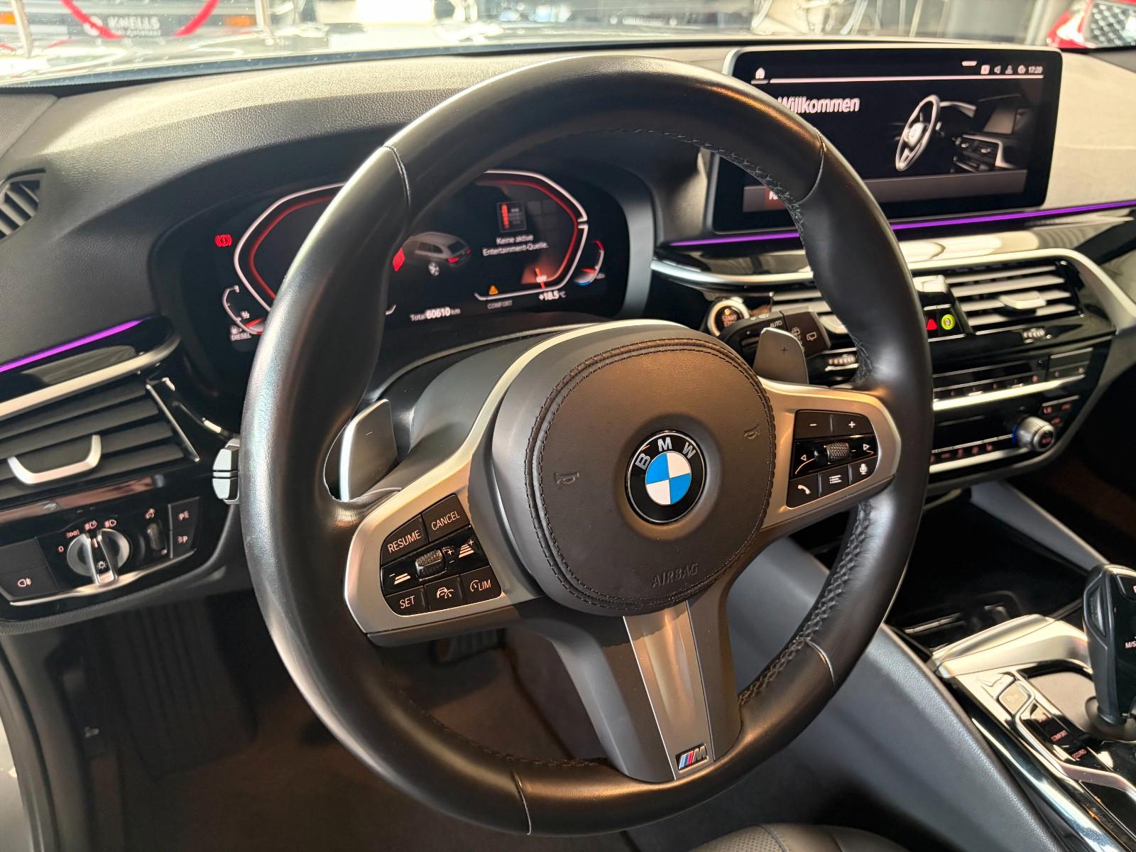 BMW 530d Touring/M-LENKR/LEDER/KAMERA/ACC/KEYLESS