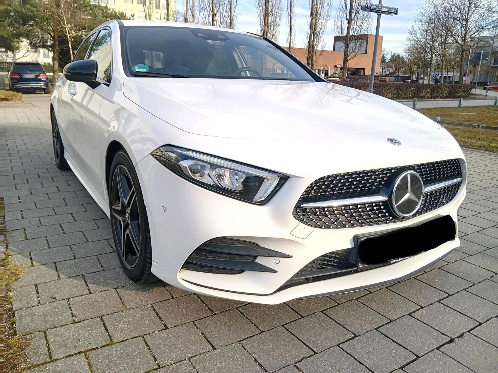 MERCEDES-BENZ Mercedes A250 AMG Line*Night-Paket*Burmest...