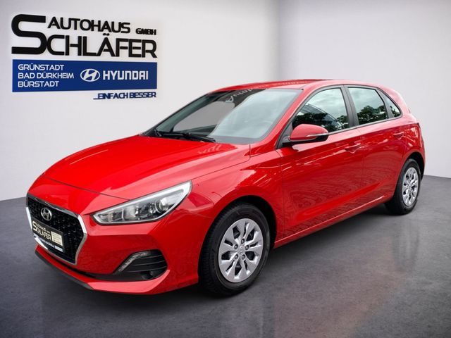 Hyundai i30 1.4 Select Allwetterreifen