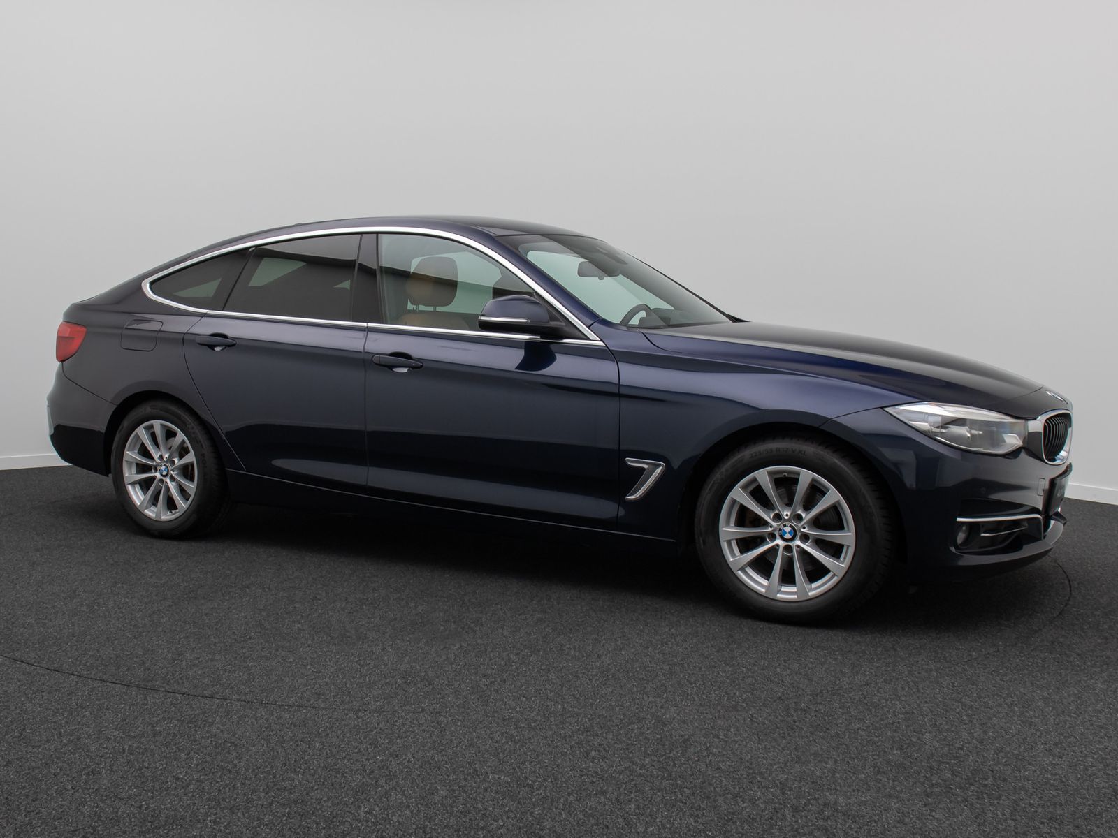 Fahrzeugabbildung BMW 320d Gran Turismo Luxury Line Alarm HUD Kamera D