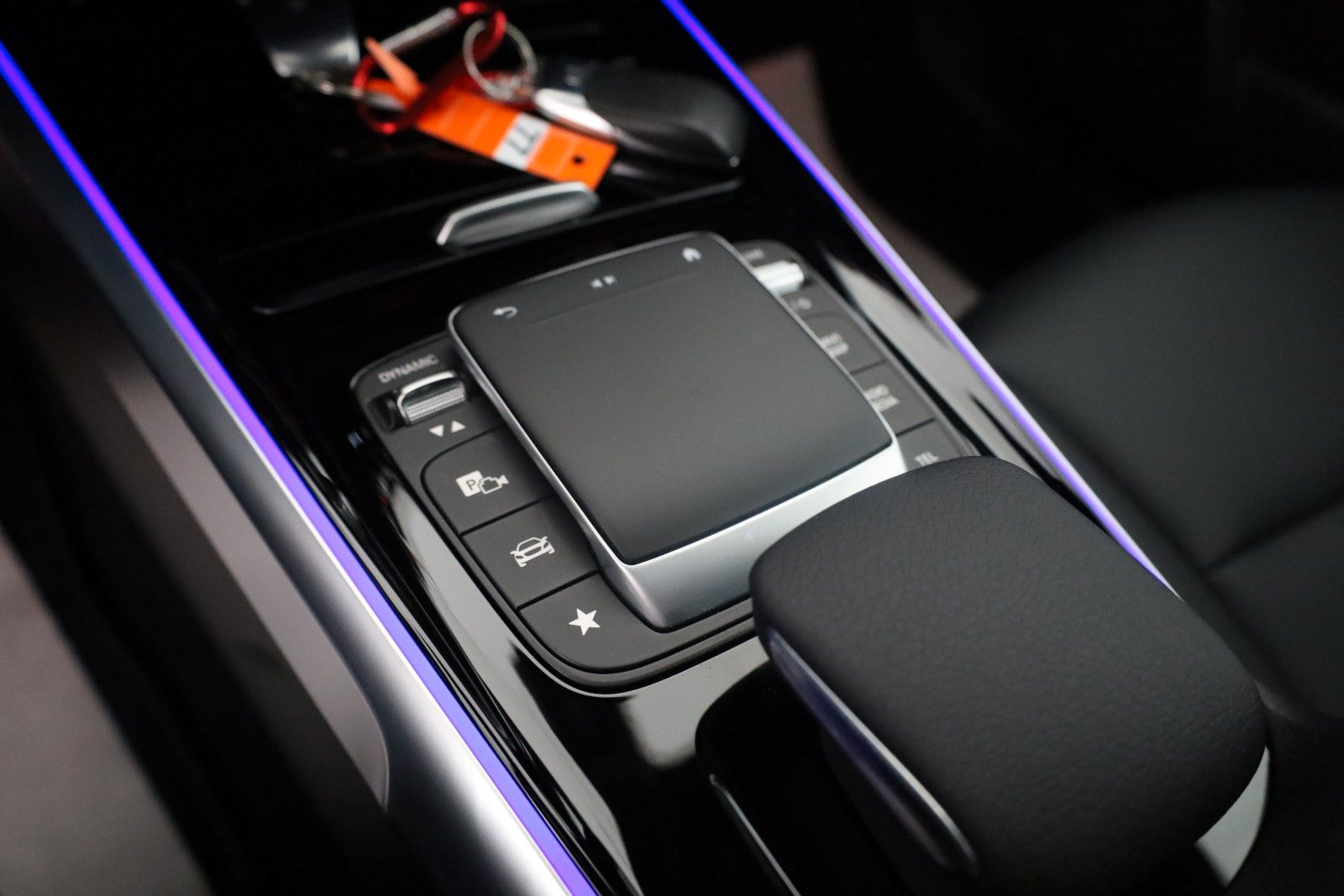 Fahrzeugabbildung Mercedes-Benz GLB 200d Progressive,Leder,Navi,LED,SH,Kamer,AHK