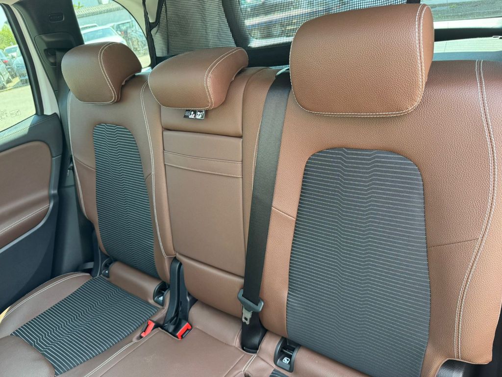 MERCEDES-BENZ GLB 200 18