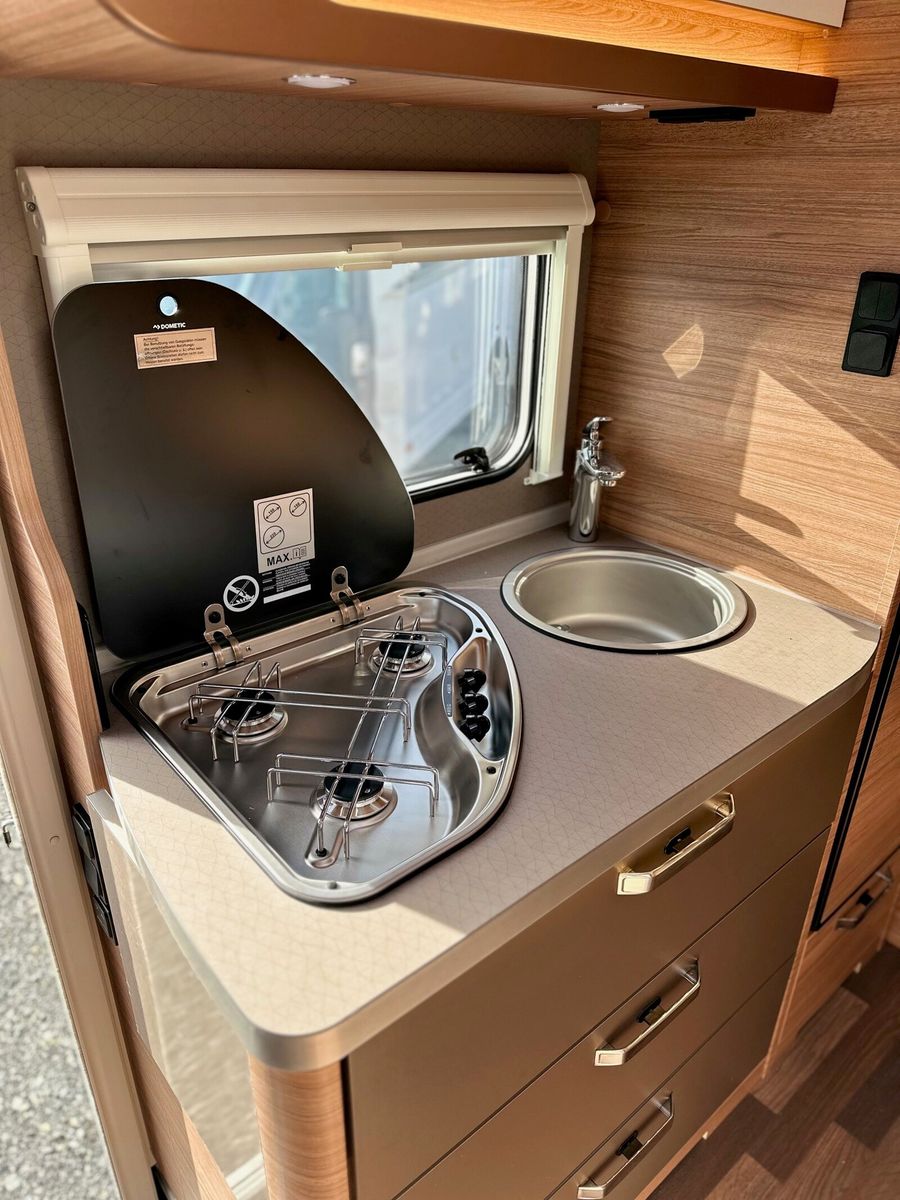 Fahrzeugabbildung Weinsberg CaraCompact MB EDITION PEPPER 640 MEG AHK WINTER