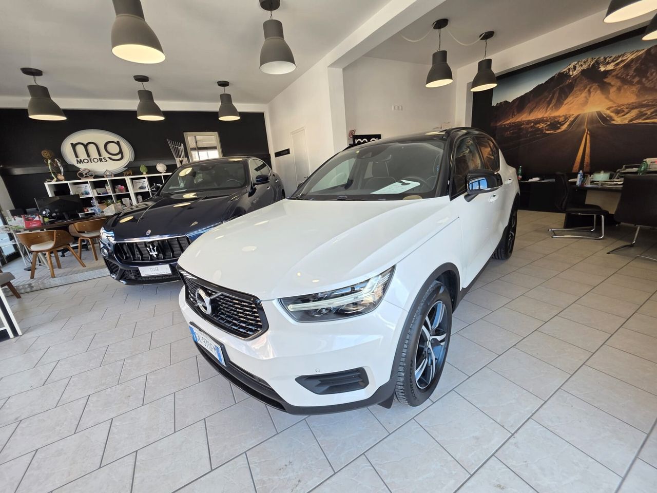 Volvo XC40 T3 Geartronic R-design TETTUCCIO imagem 2