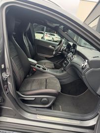 Mercedes GLA 180 - 4
