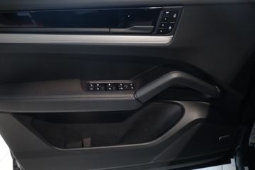 Porsche Cayenne - 10
