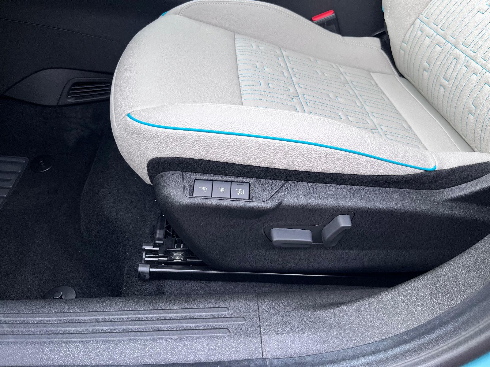 Fahrzeugabbildung Fiat 600 Hybrid La Prima