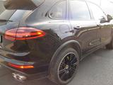 Porsche Cayenne S E-Hybrid Carbon 18-Wege Softclose ACC - Porsche Cayenne mit Hybrid-Antrieb: Geländewagen