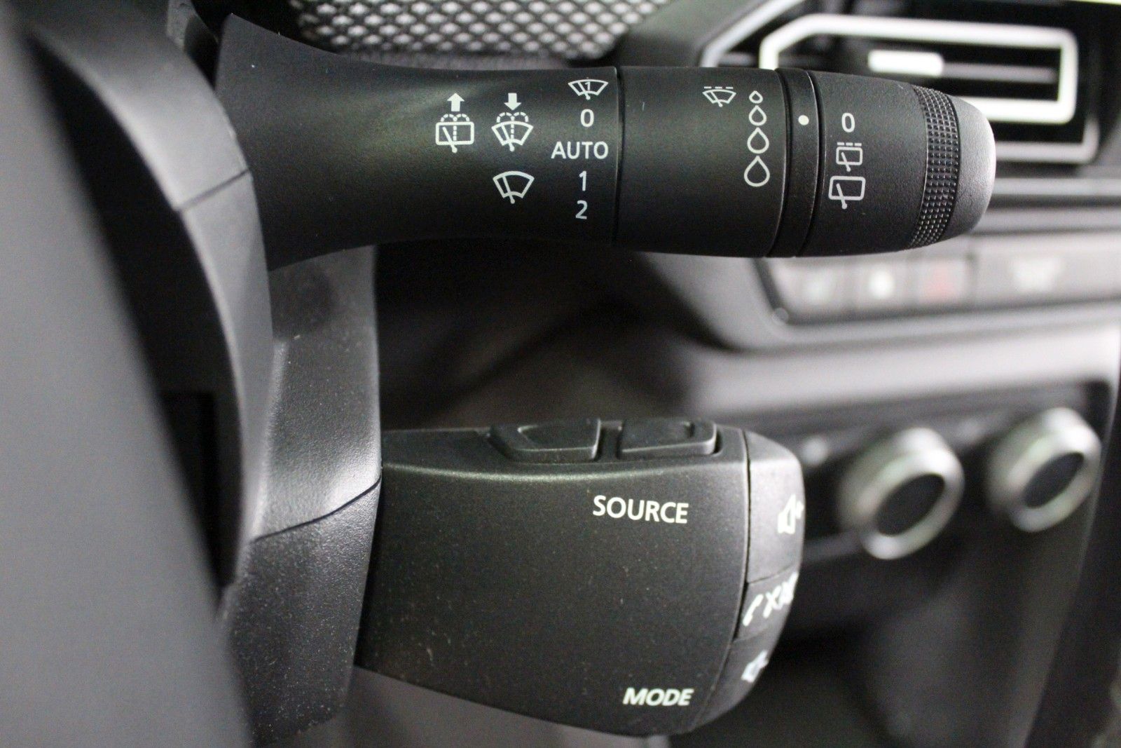 Fahrzeugabbildung Dacia Sandero TCe 100 ECO-G Expression  *Media-Dis