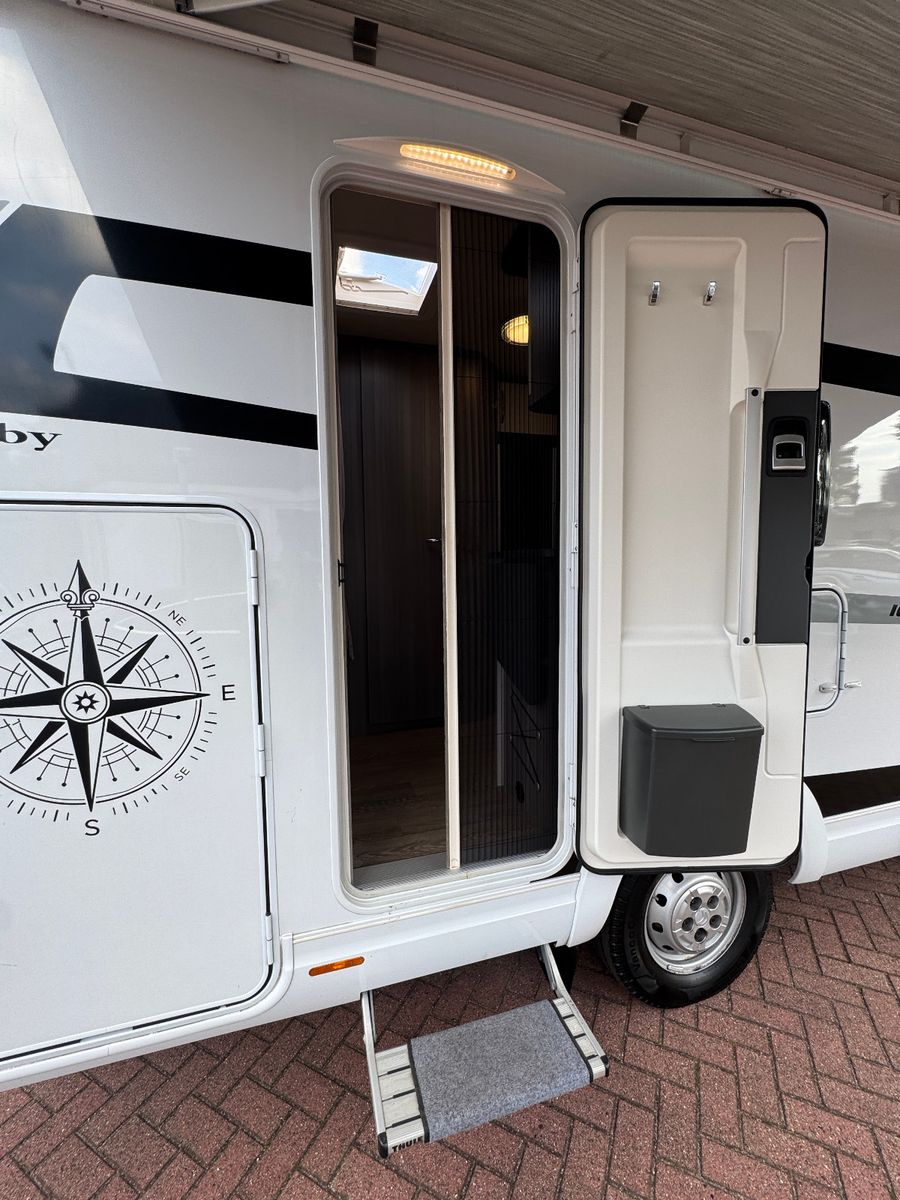 Fahrzeugabbildung Hobby T 65 HKM OPTIMA ON TOUR IC-LINE MAXXAIR BEARLOCK