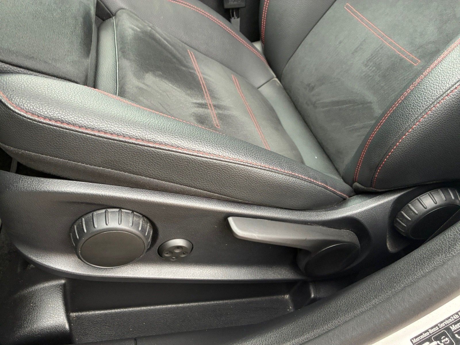 Mercedes-Benz GLA 220 4 MATIC AMG LED TEMPOMAT PANORAMA NAVI foto 20