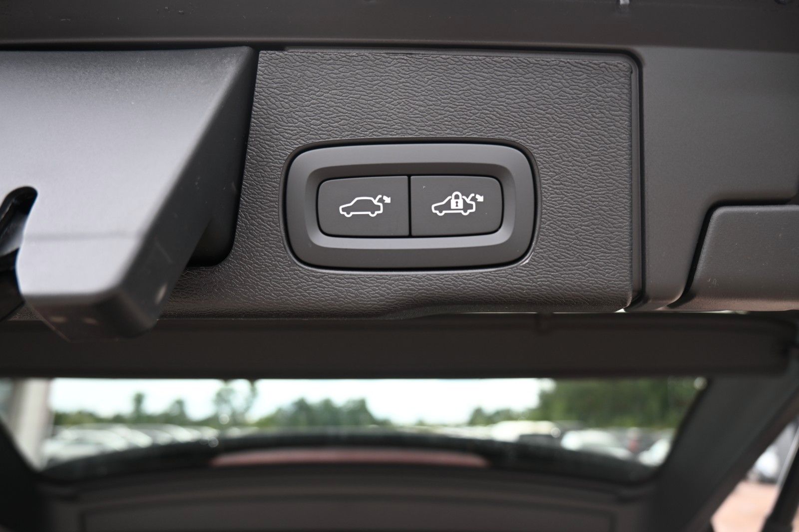 Fahrzeugabbildung Volvo XC60 B4 D AWD Ultimate Dark*STDHZG*360°*LUFT*ACC