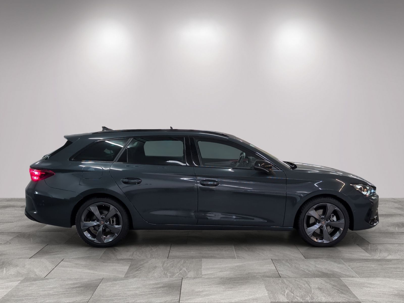 Cupra Leon Sportstourer 1.5 e-HYBRID AHK Matrix 01.31G foto 5