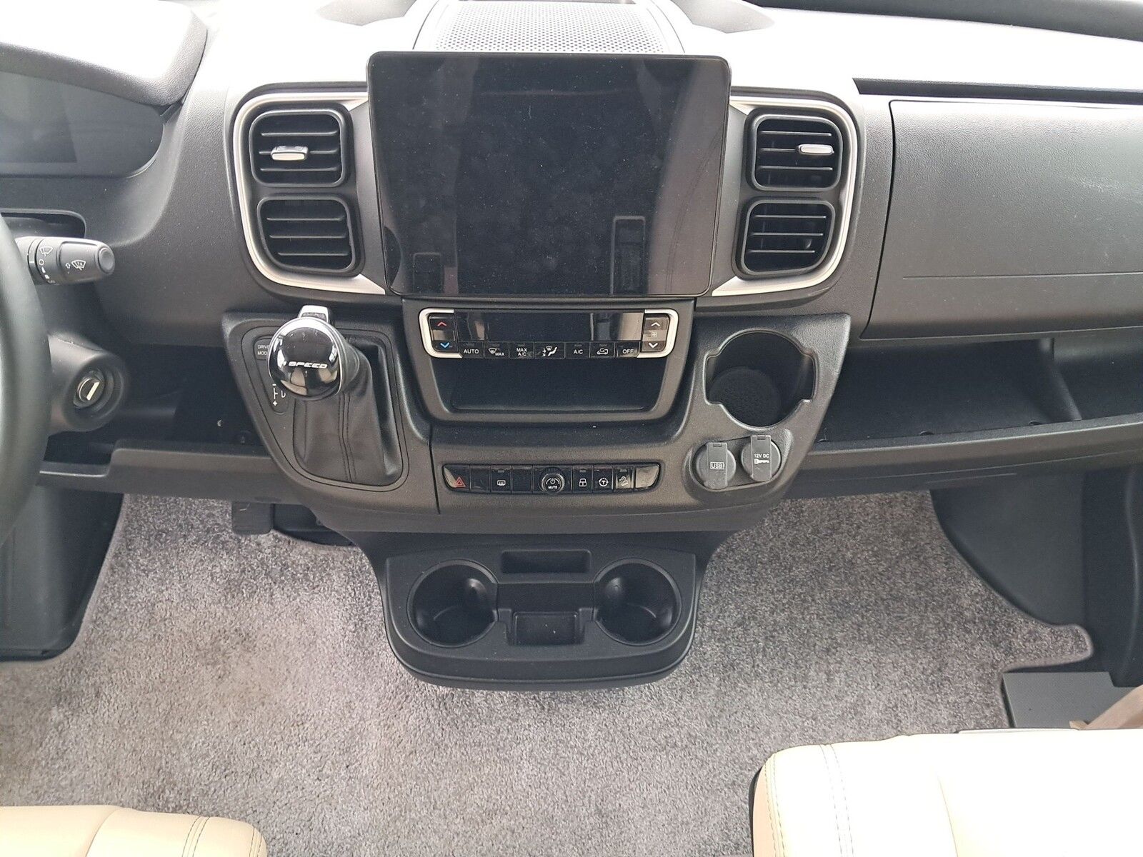 Fahrzeugabbildung Frankia F-Line I 680 Plus 4,5 t Volluftfeder,Leder,Klima