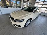 Volkswagen Passat Variant Business LED / DSG - mit Diesel-Antrieb: Beige, Kombi