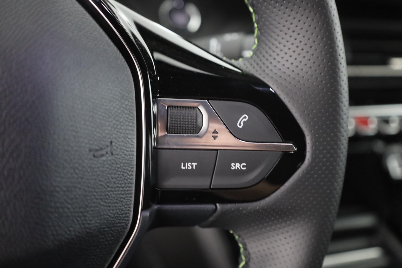 Peugeot 2008 GT 1.2 Hybrid 145 Aut. LED ACC Navi