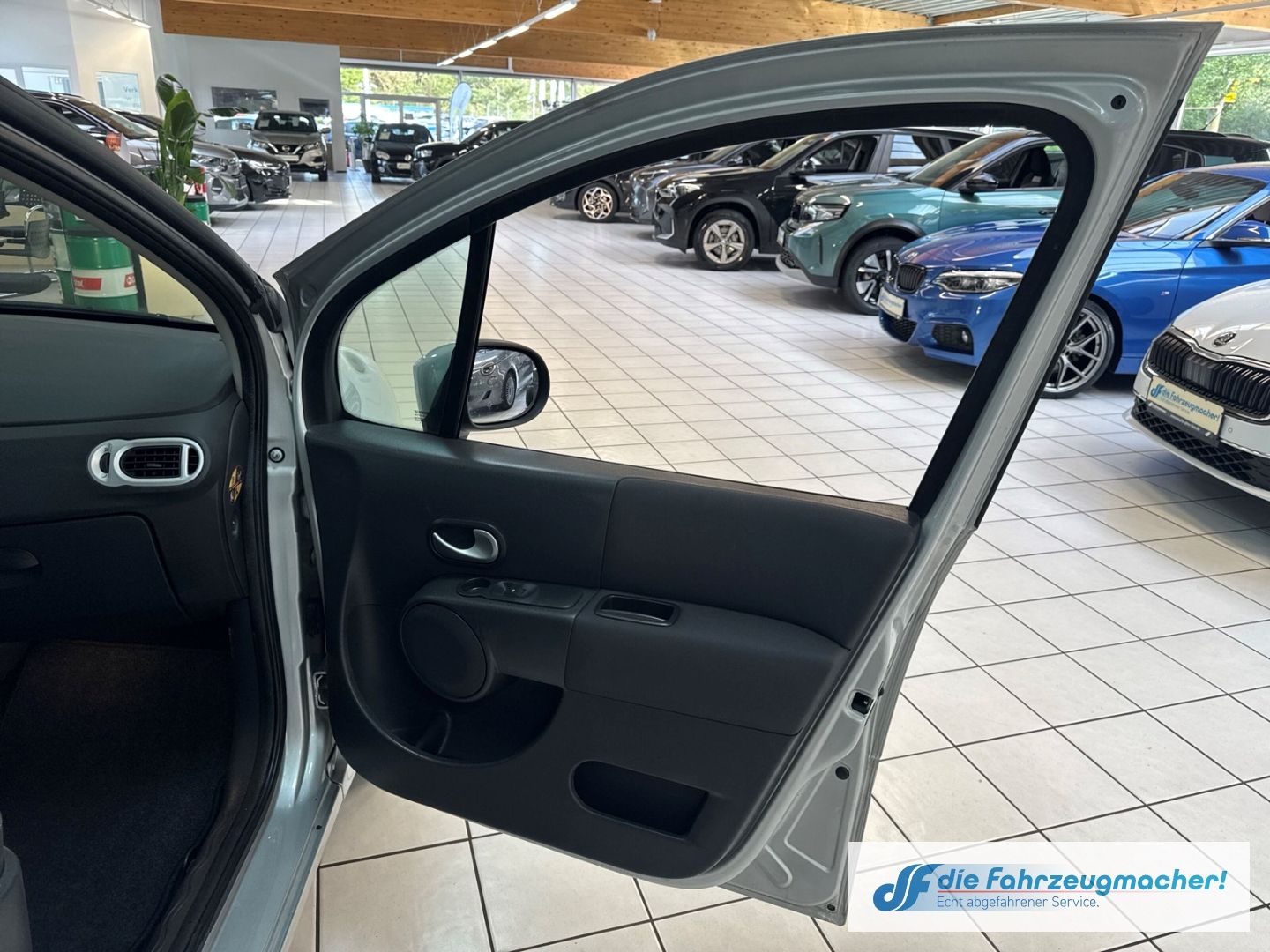Fahrzeugabbildung Renault Modus Dynamique 1,6 Automatik Klima el.SP Spieg.
