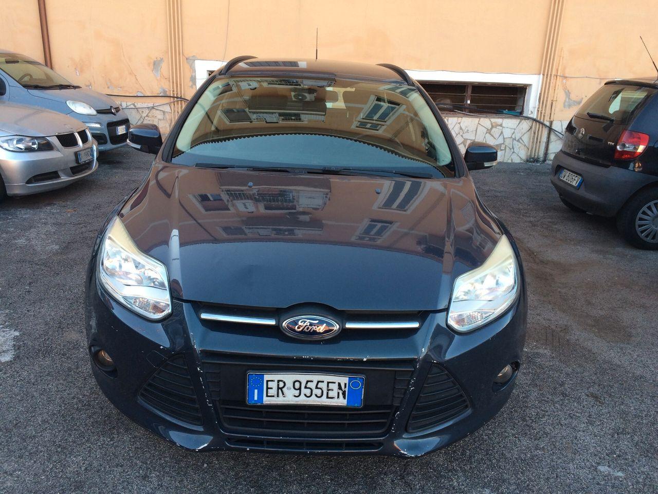 Ford Focus 2013 — rear view