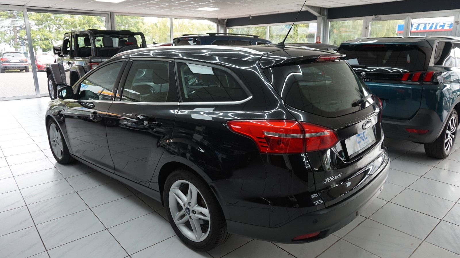 Fahrzeugabbildung Ford Focus Turnier Titanium  4,4L / 100 Verbrauch