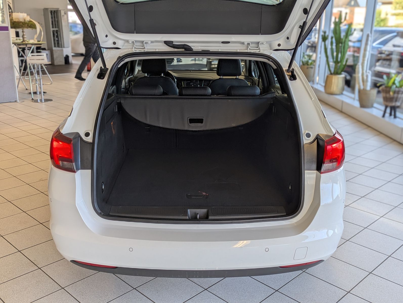 OPEL Astra 1.5 CDTI Aut. Elegance Navi LED Kamera - Image 16