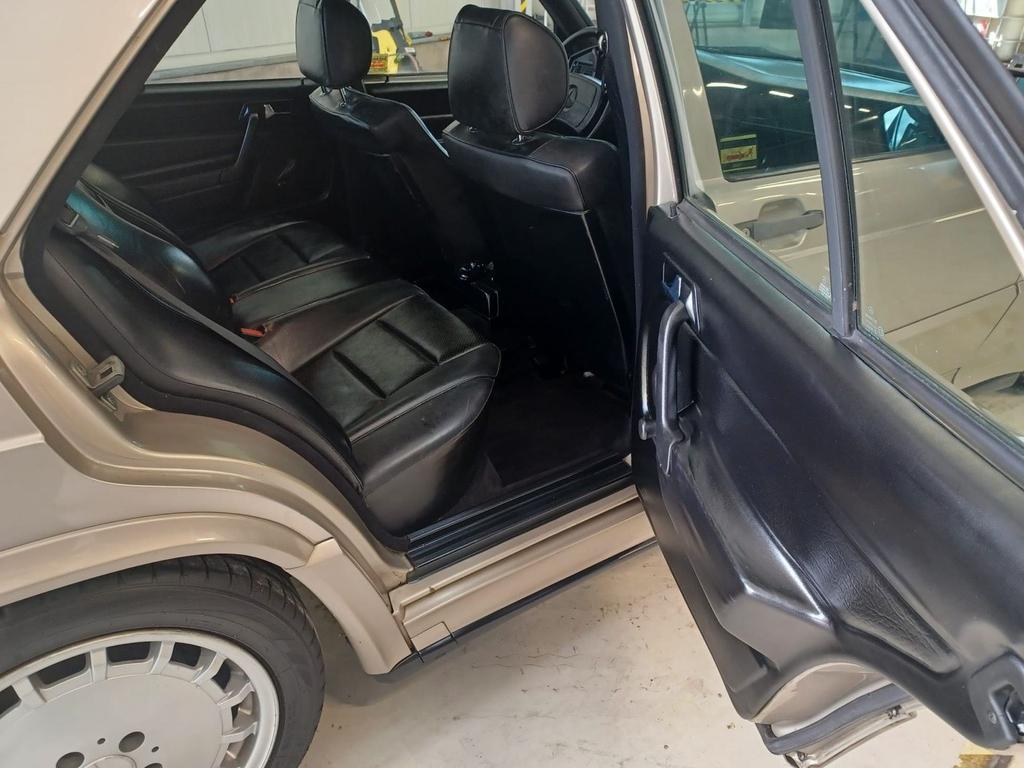 Mercedes-Benz 190