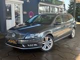 Volkswagen Passat Variant Highline BlueMotion / Vollleder - Volkswagen Passat Variant: Bluemotion