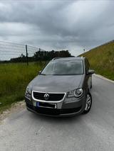 Volkswagen Touran 1.4 TSI Freestyle Freestyle - Volkswagen Touran Freestyle mit Benzin-Antrieb