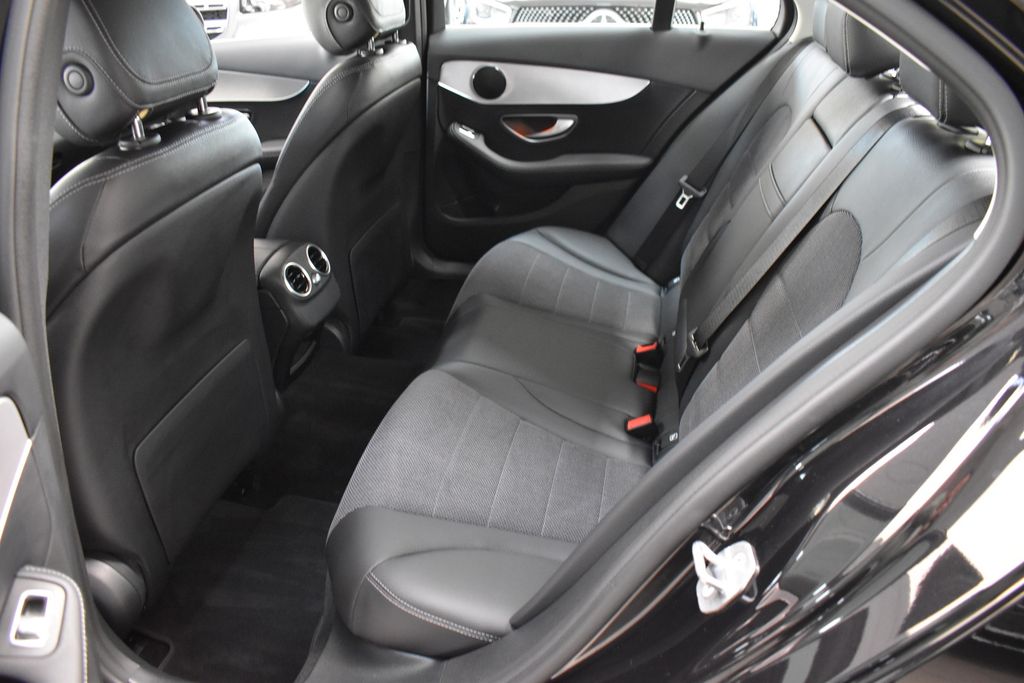 Mercedes-Benz C 300 d 4M 15 T/KM DISTR TOTW SPUR UNFALLFREI