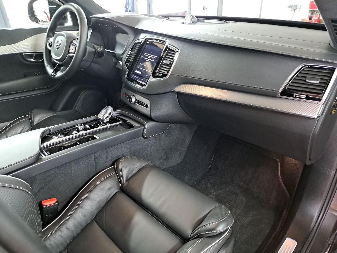 Fahrzeugabbildung Volvo XC90 T8 AWD Ultra Dark Plug-In Hybrid *B&W*Luft*