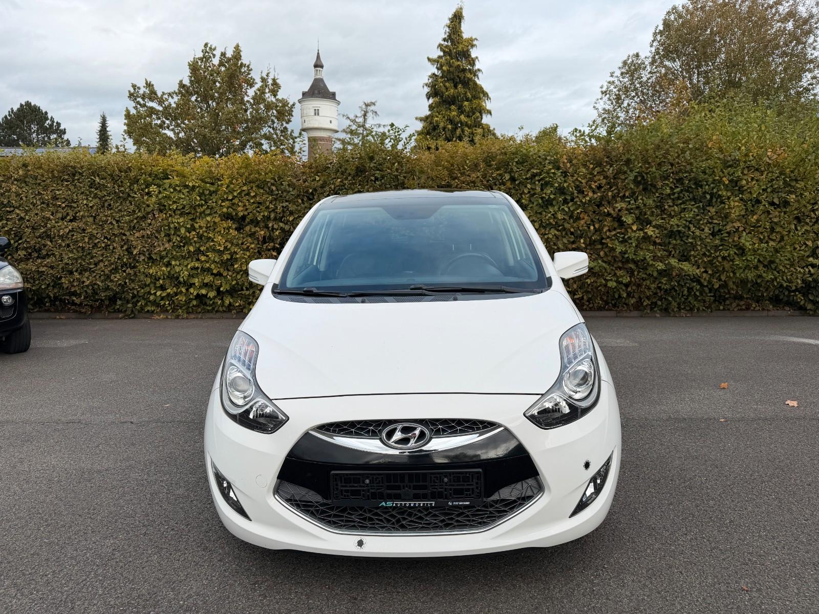 Hyundai ix20 2011 — rear view