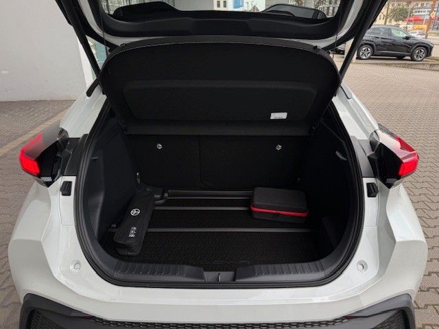 Fahrzeugabbildung Toyota C-HR Teamplayer 2.0l Hybrid 197PS Kamera/LED!