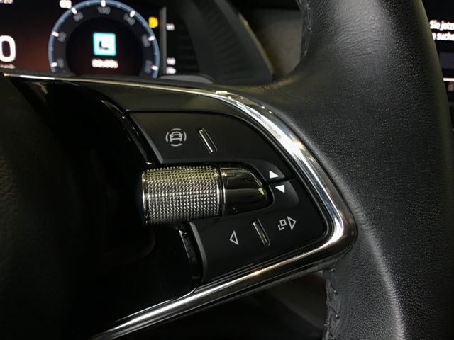 Fahrzeugabbildung Skoda Octavia 2.0 TDI Combi Style DSG/Navi/Tempo/HUD