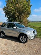 Toyota RAV 4 Erstzulassung 11/2004 - gebrauchte Toyota RAV 4 aus dem Jahr 2004