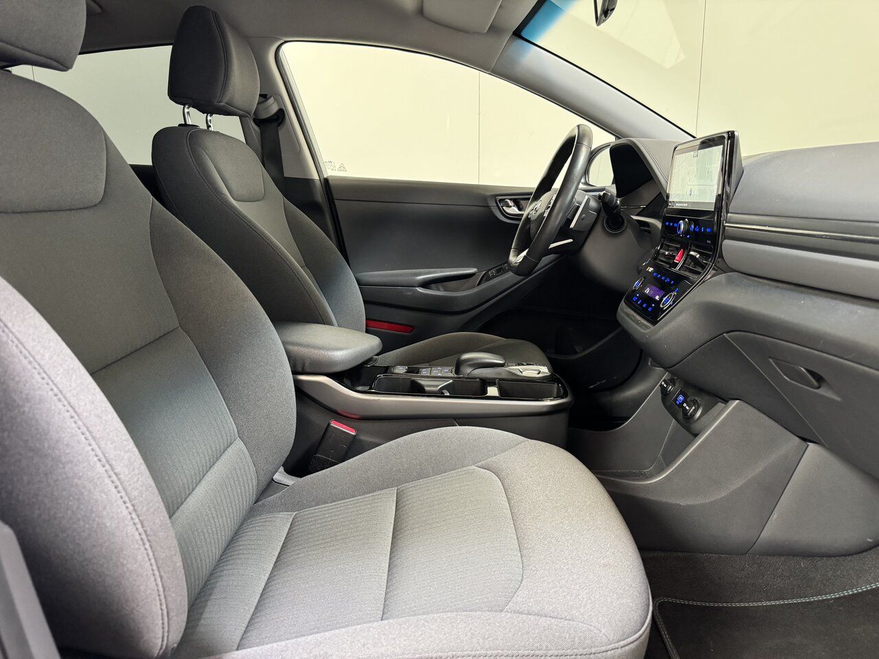 Hyundai Ioniq 38,3 kWh Electric - Airco - SoH 100%! 300  imagem 2