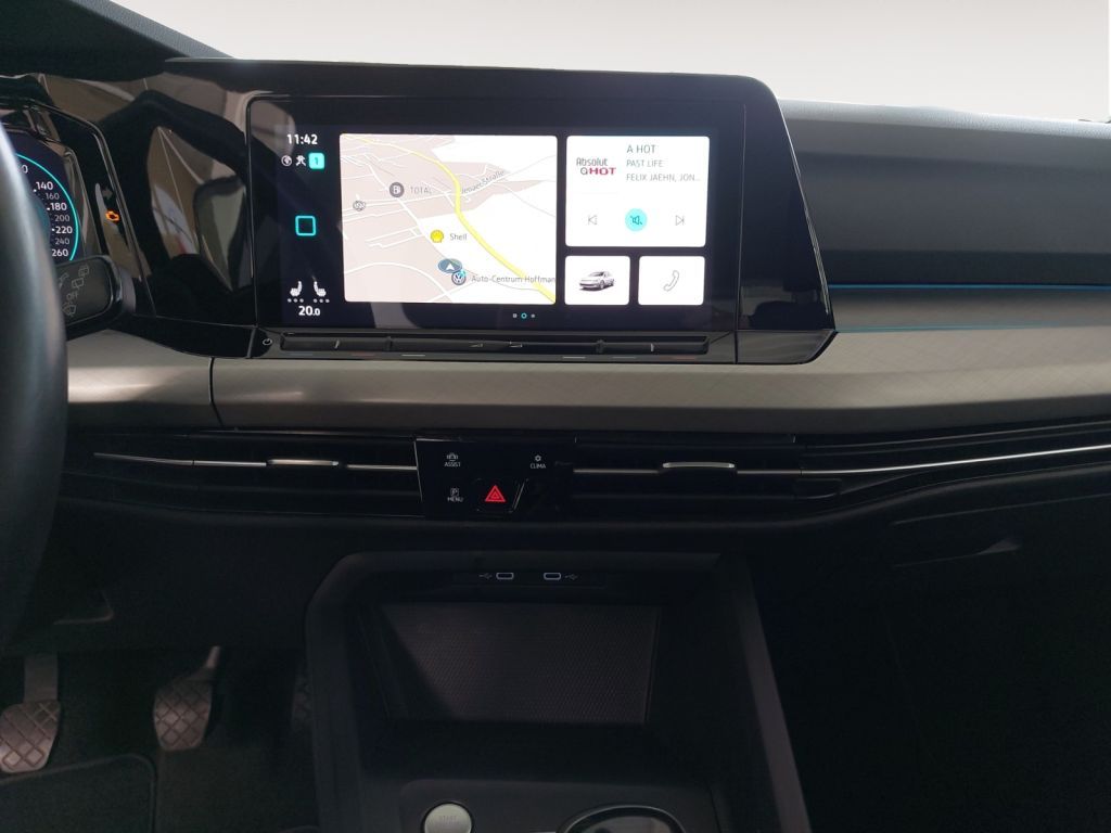 Fahrzeugabbildung Volkswagen Golf 1.5 TSI Life Navi LED ACC